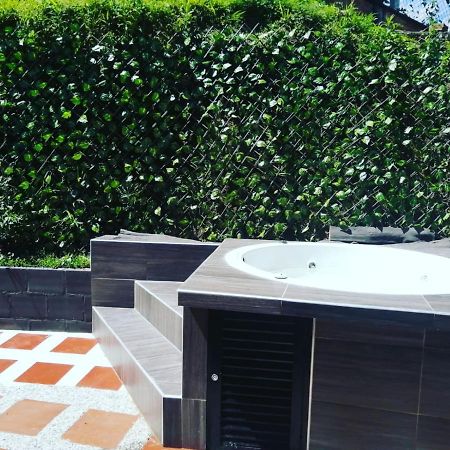Hostal Spa Casa De Piedra Con Jacuzzi Санта Роса де Кабал Екстериор снимка