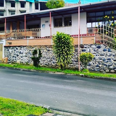 Hostal Spa Casa De Piedra Con Jacuzzi Санта Роса де Кабал Екстериор снимка
